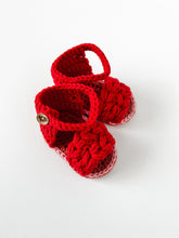 Load image into Gallery viewer, 0-3 month Cotton Baby Sandals, Baby Shoes, Photo prop, Soft Baby Shoe, Baby summer Shoe, summer wear, Footwear, knit wear, Crochet