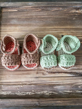 Load image into Gallery viewer, 0-3 month Cotton Baby Sandals, Baby Shoes, Photo prop, Soft Baby Shoe, Baby summer Shoe, summer wear, Footwear, knit wear, Crochet