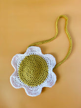 Load image into Gallery viewer, Toddler Daisy Purse
